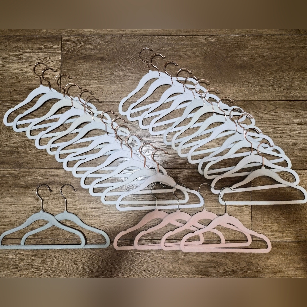30 Premium Kids Velvet Hangers with Copper/Rose Gold 360 Swivle Hooks White
